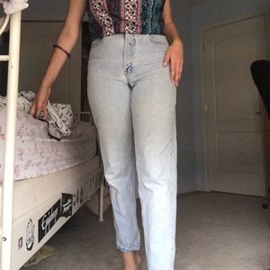 High waisted boyfriend jeans